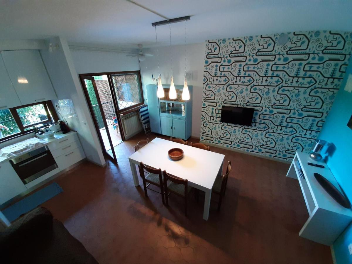 Appartamento Genziana - Con Vista Piscina E Garage Sirmione Exterior foto